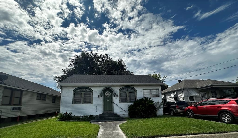 318 Harding St, New Orleans, LA 70121 - photo 1