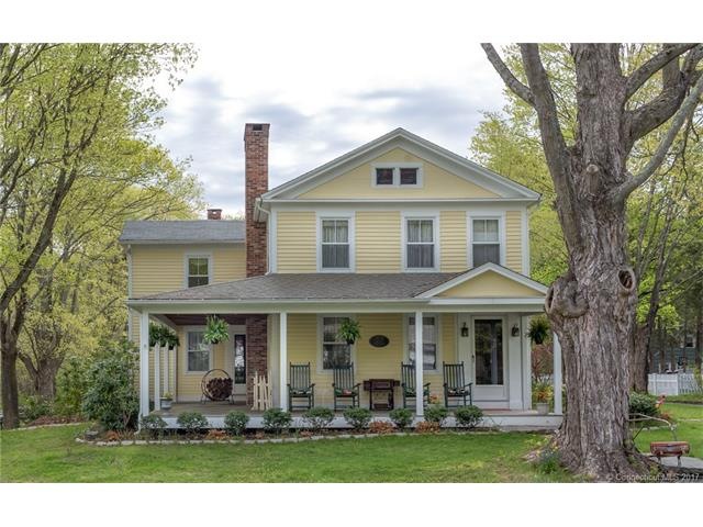 27 Maple Street. Chester, Connecticut