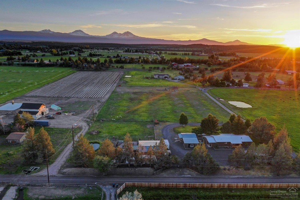 65885 Twin Bridges Rd, Bend, OR 97703 - photo 1