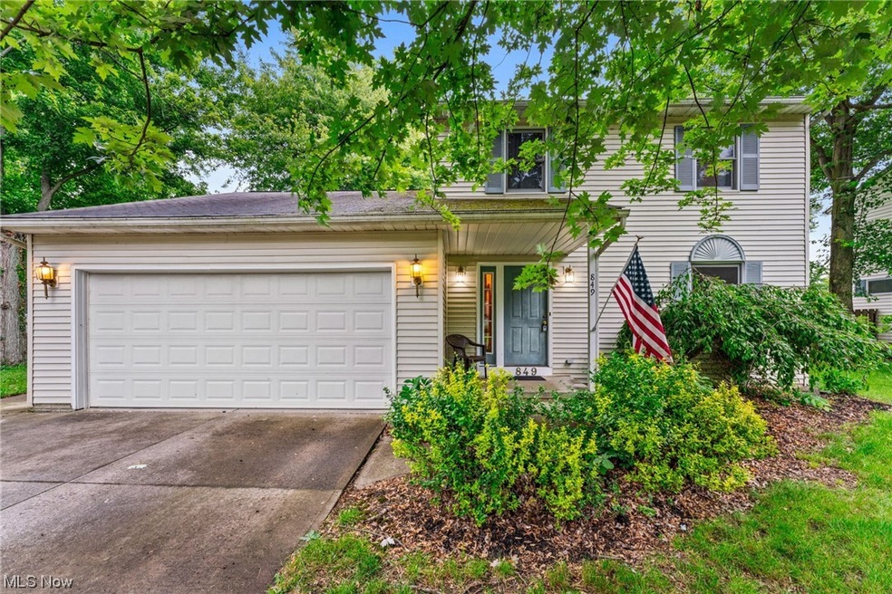 849 Robinwood Ave, Sheffield Lake, OH 44054 - photo 1