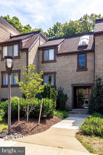 1668 Parkcrest Cir unit 3C/301, Reston, VA 20190 - photo 1