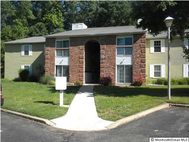 19 Augusta Ct unit 5, Freehold, NJ 07728 - photo 1