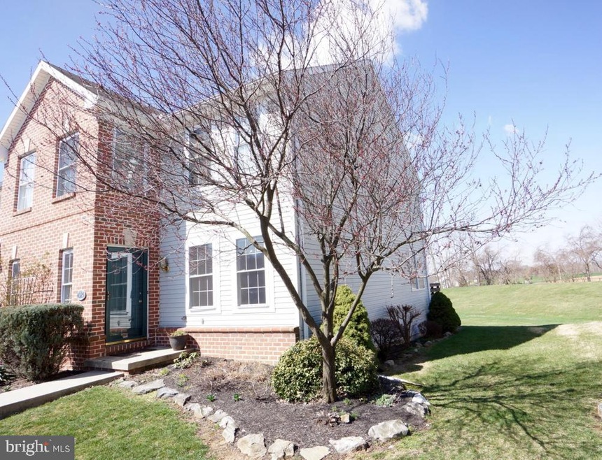 4025 Bradford Cir, Mount Joy, PA 17552 - photo 1