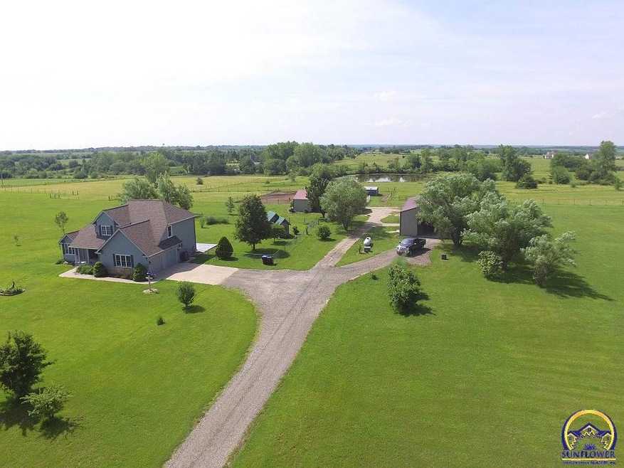 9241 SW 61st St, Topeka, KS 66610 - photo 1