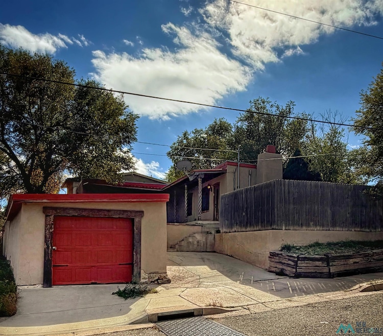 2119 N Gonzales St, Las Vegas, NM 87701 - photo 1