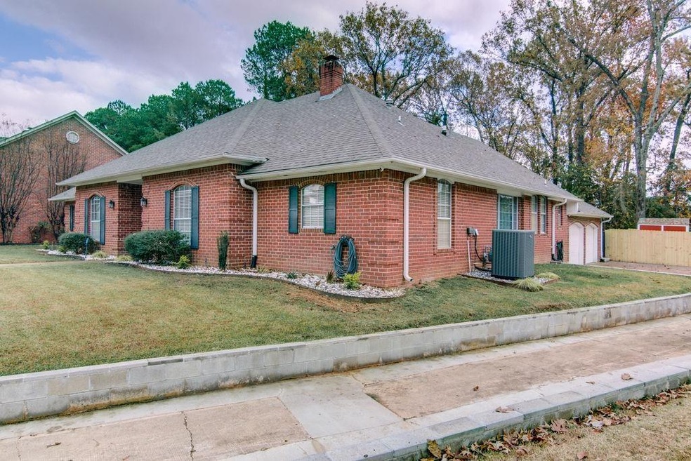 3520 Woodridge Dr, Texarkana, TX 75503 - photo 1