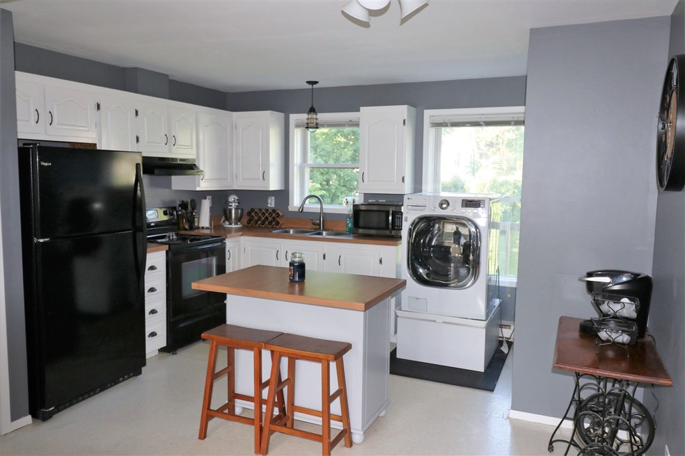 29 Central St unit D, Hillsborough, NH 03244 - photo 1