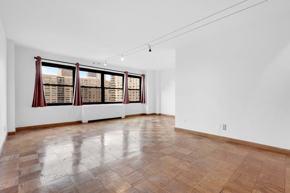 Lincoln Towers unit 19L, New York, NY 10023 - photo 1