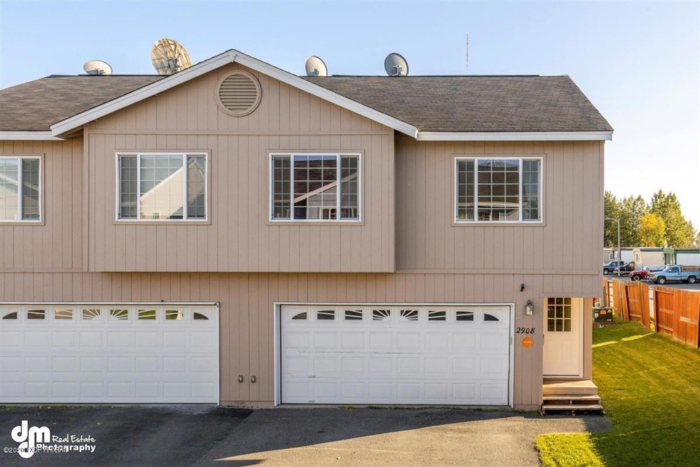 13-Exterior Front 20200909-DW-2646