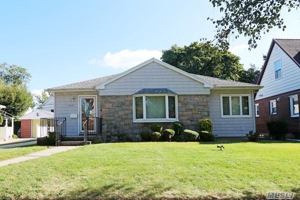 83-25 264th St, Glen Oaks, NY 11004 - photo 1