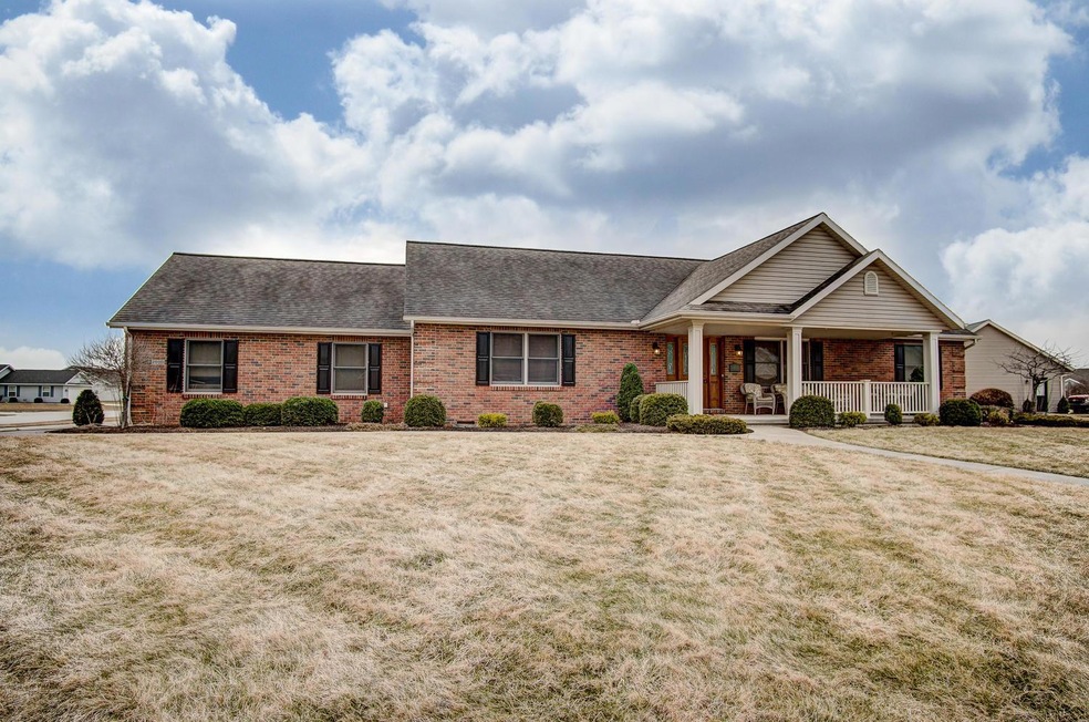 1910 Rosewood Dr, Wapakoneta, OH 45895 - photo 1