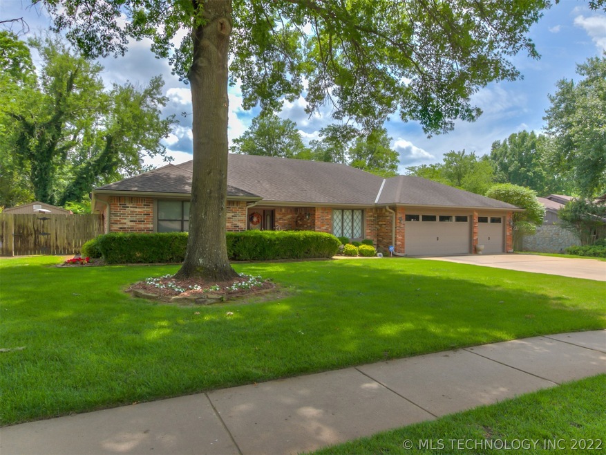 2409 Georgetown Dr, Bartlesville, OK 74006 - photo 1