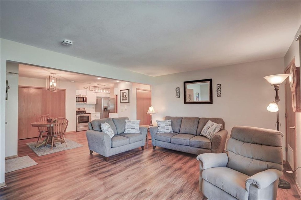 909 Park St unit 101, Oregon, WI 53575 - photo 1