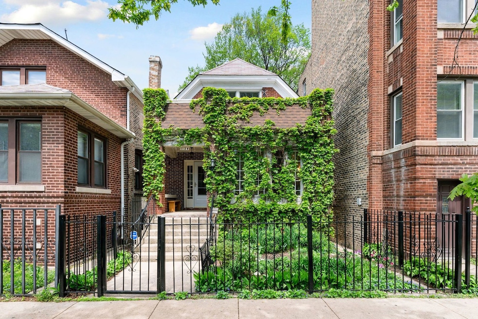 1124 W Addison St, Chicago, IL 60613 - photo 1