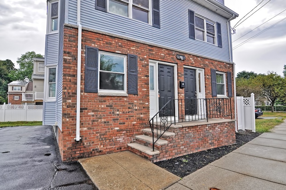 80 Putnam St unit 1, Winthrop, MA 02152 - photo 1