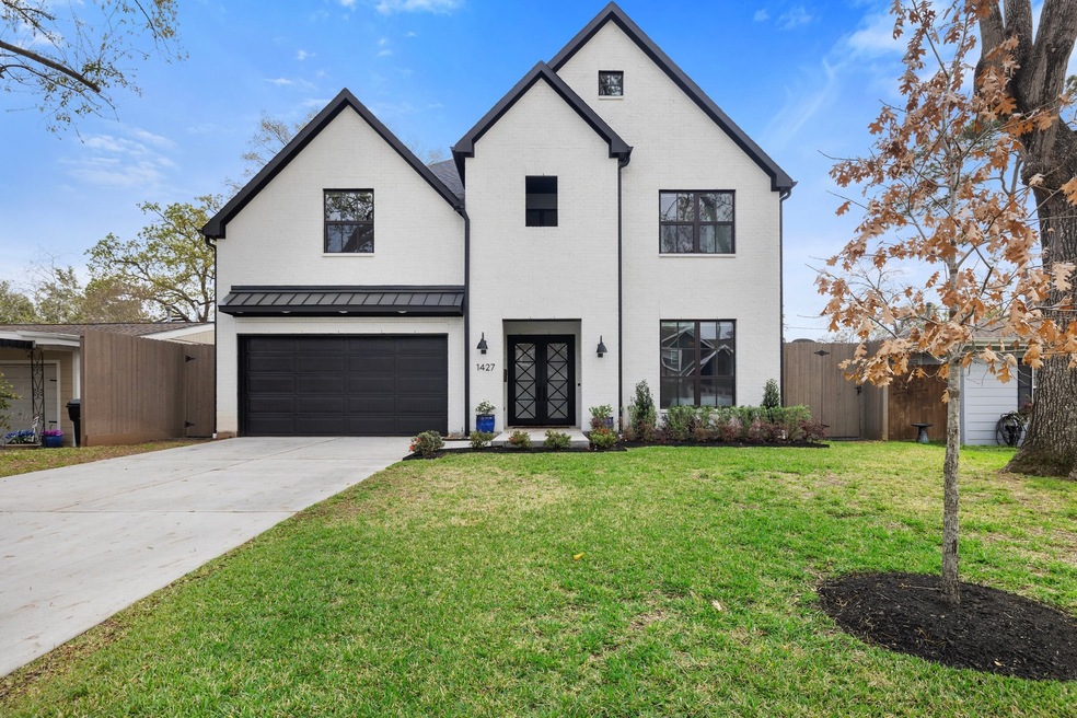 1427 Chamboard Ln, Houston, TX 77018 - photo 1