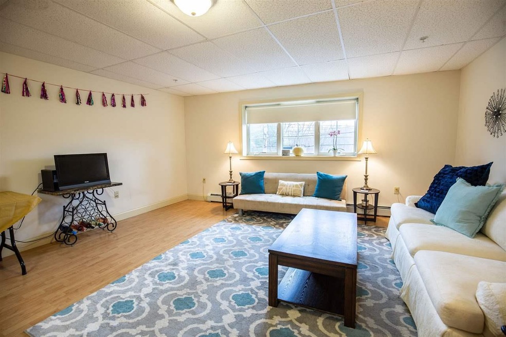 5 Chase St unit 2, Plymouth, NH 03264 - photo 1