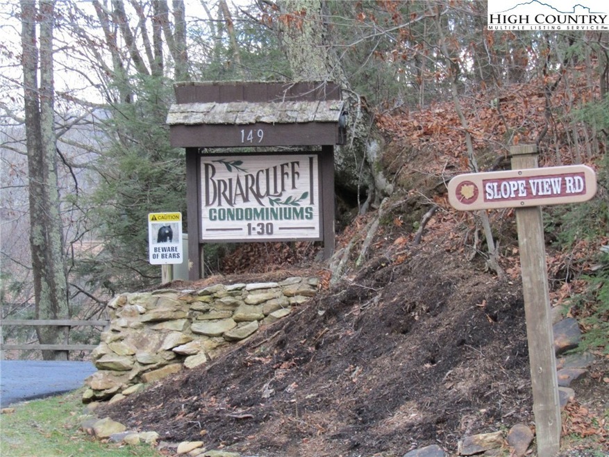 Welcome to Briarcliff Condominiums!