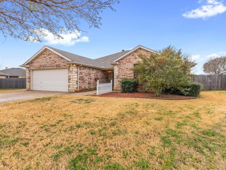 820 Wandering Ct, Granbury, TX 76049 - photo 1