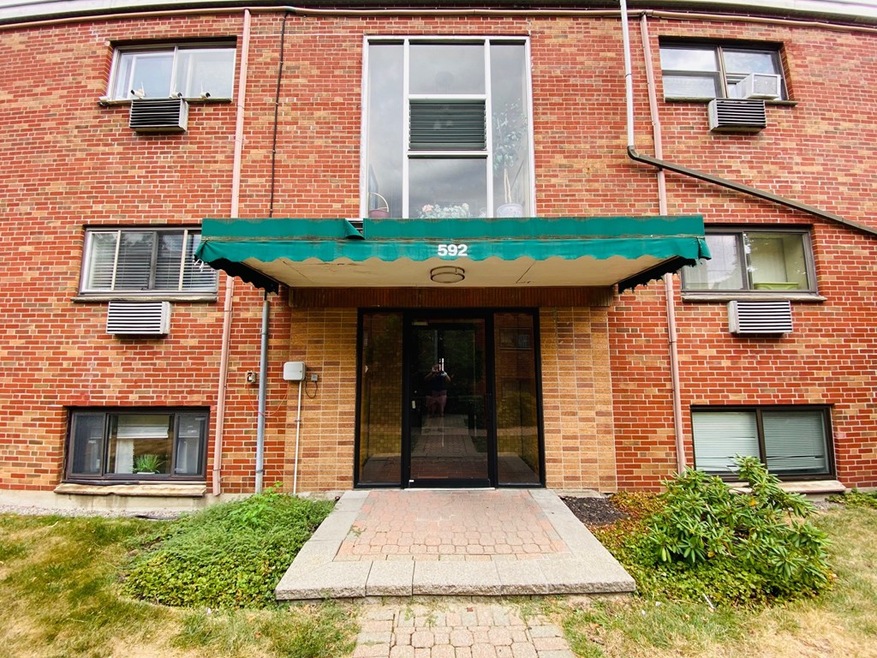 592 American Legion Hwy unit 5, Roslindale, MA 02131 - photo 1