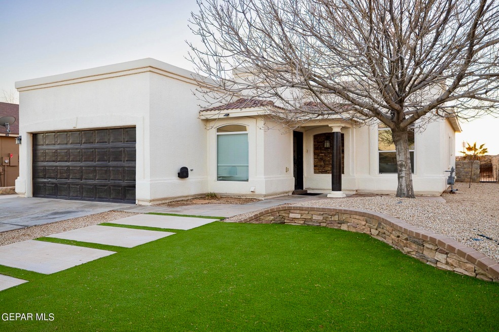 748 Desert Sage Dr, Horizon City, TX 79928 - photo 1