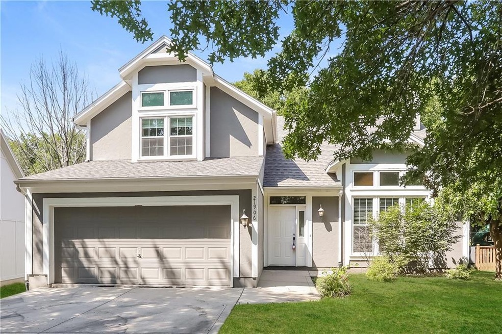 21906 W 49th Terrace, Shawnee, KS 66226 - photo 1