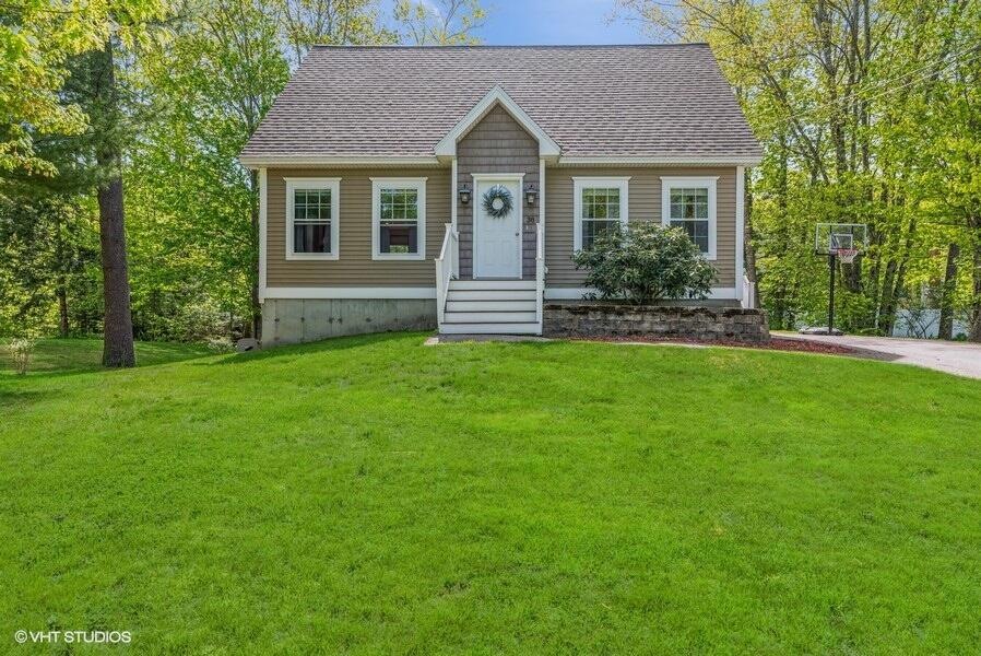 38 Chestnut St, Old Orchard Beach, ME 04064 - photo 1