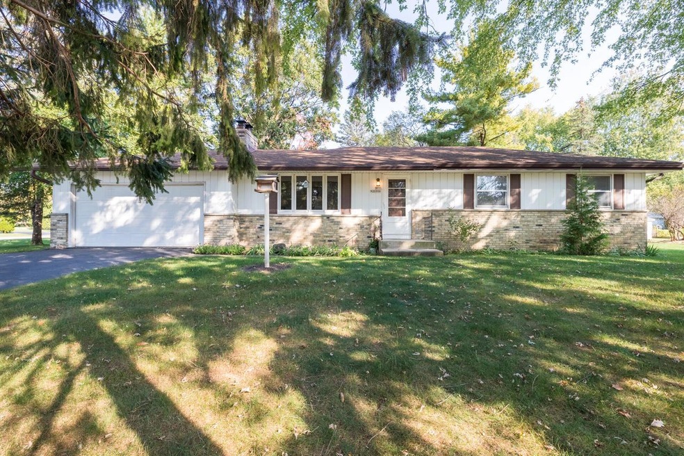 Exterior_N61W23996 Sumac Ln (1)