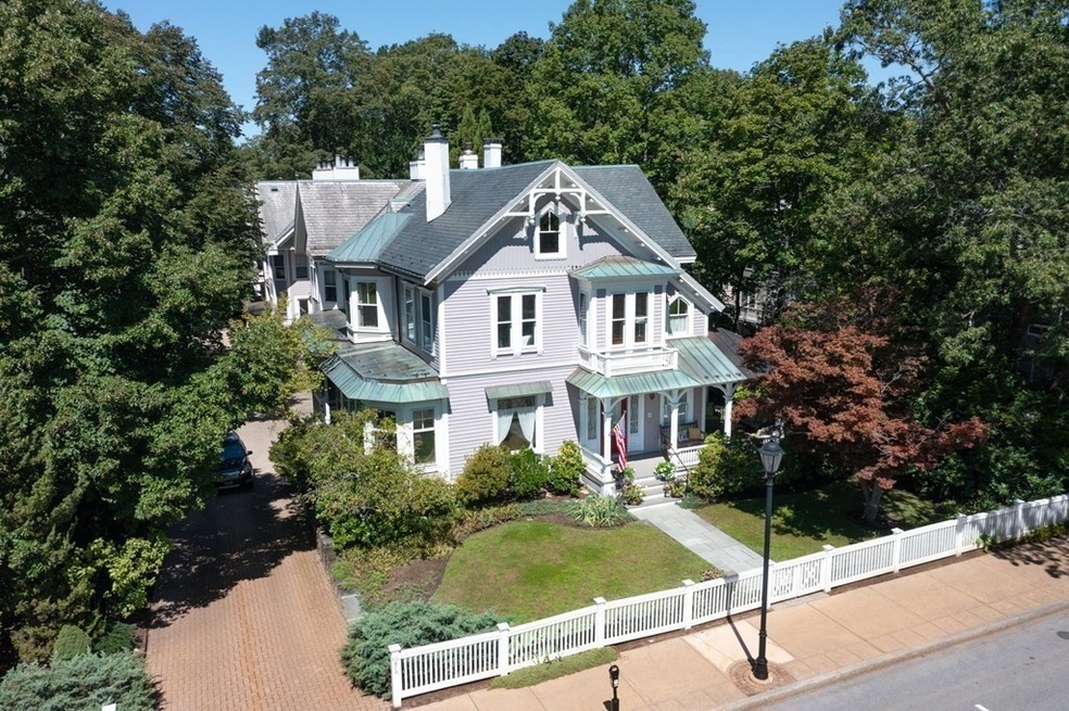 Sold $1,600,000 • Co-Listing Agent