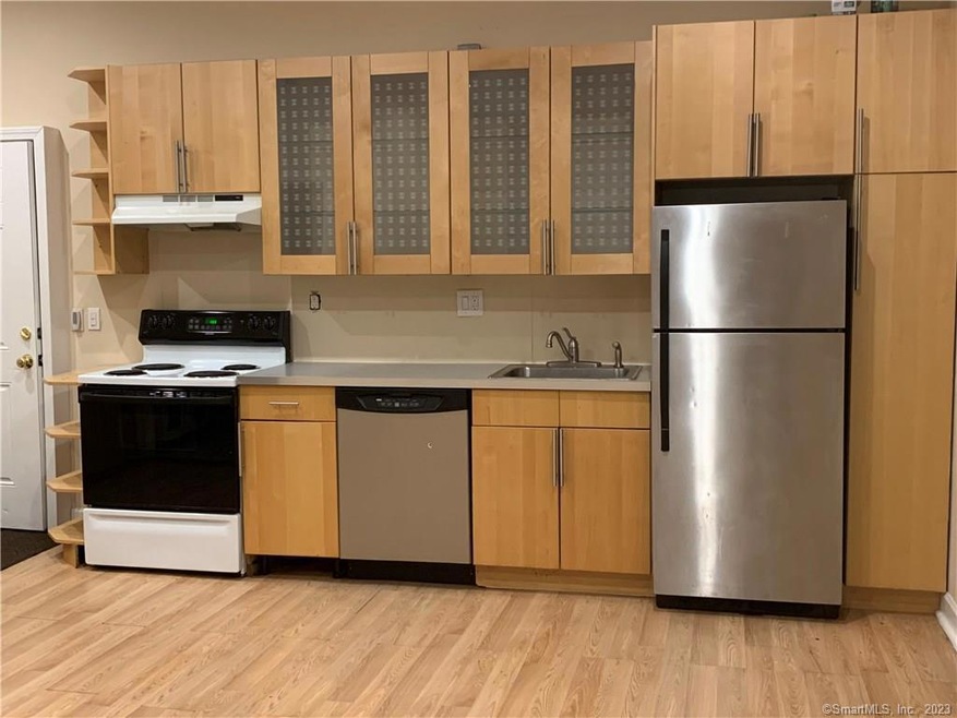 98 Orland St unit 1F, Bridgeport, CT 06605 - photo 1