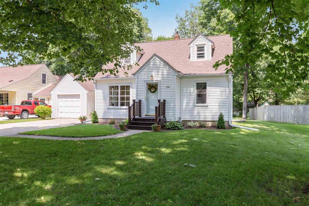 1716 Grand Blvd, Cedar Falls, IA 50613 - photo 1