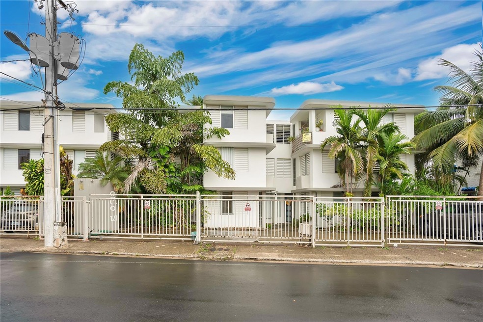 121 Pomarrosa unit A-5, San Juan, PR 00911 - photo 1
