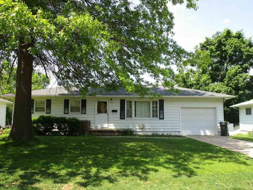 1515 W 6th St, Cedar Falls, IA 50613 - photo 1