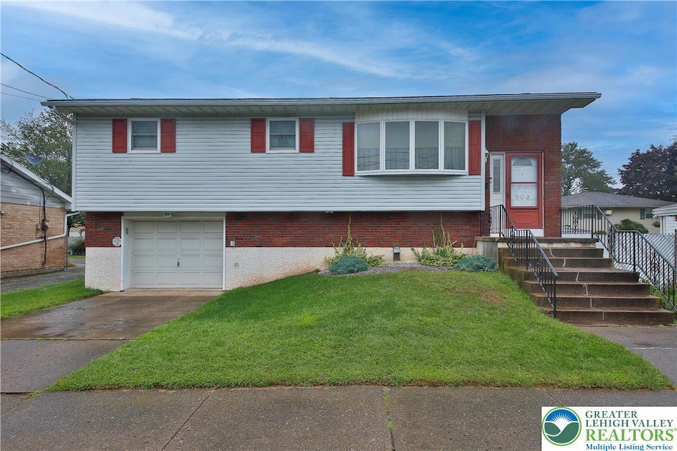 903 Mckinley St, Hazleton, PA 18202 - photo 1