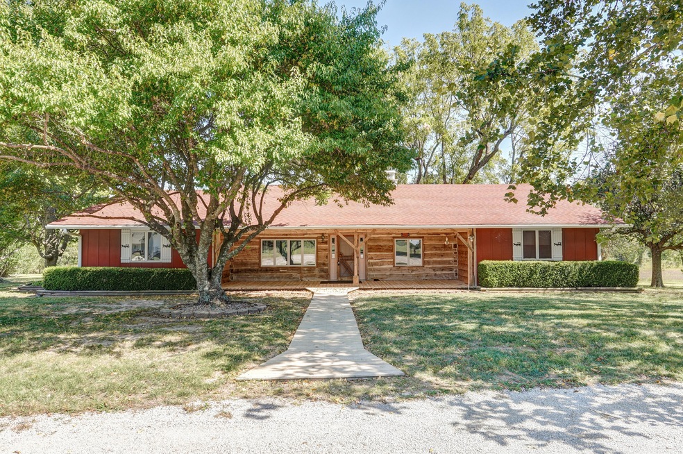 115 Cowan Dr-23