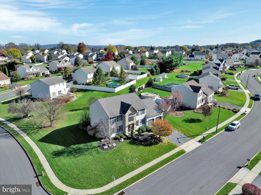 418 Apache Dr, Reading, PA 19608 - photo 1