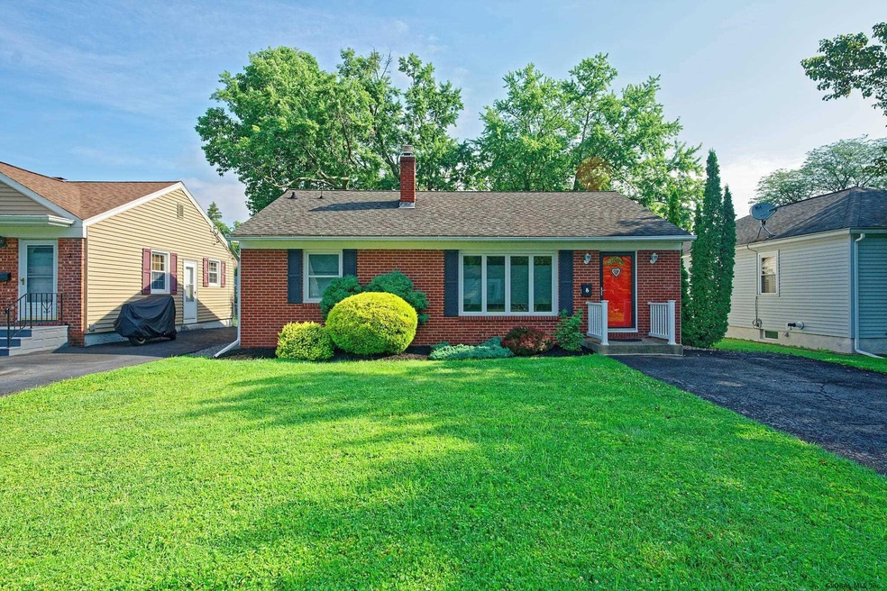 5 Fordham Ct, Albany, NY 12209 - photo 1