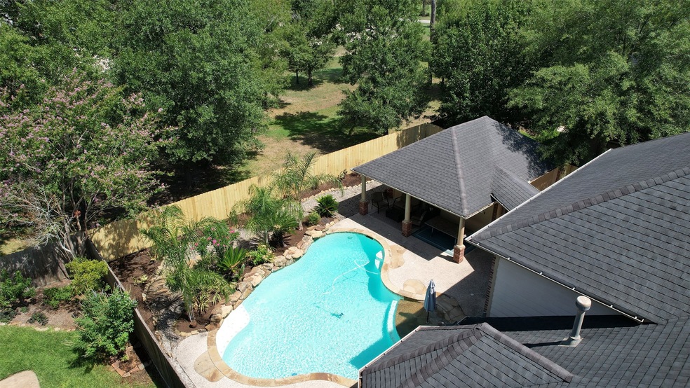 No housing behind home!   Fence 2022 
Fresh Landscaping 2022