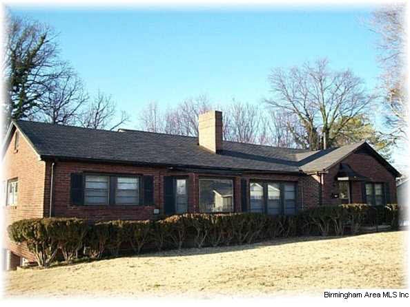 Full brick, one level and low maintenance