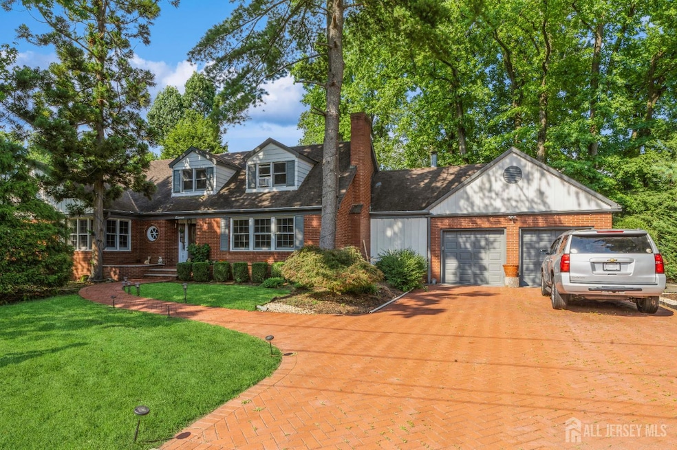 Under Contract $850,000