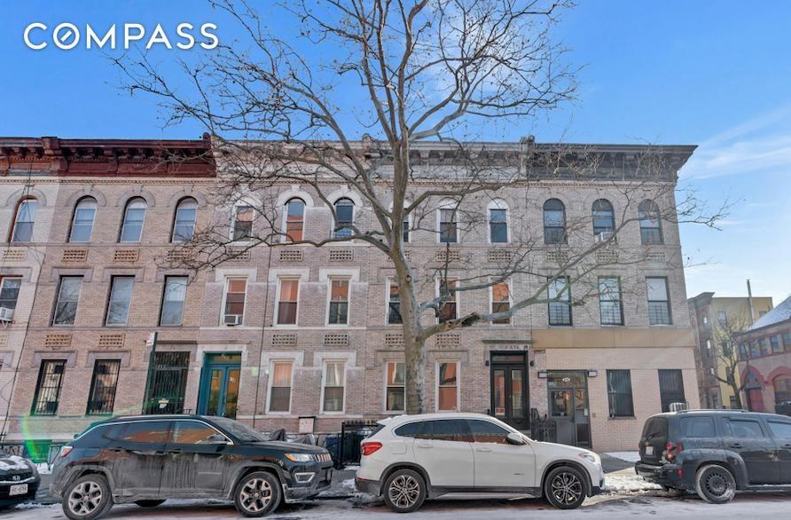 Sold $1,600,000 • Co-Listing Agent