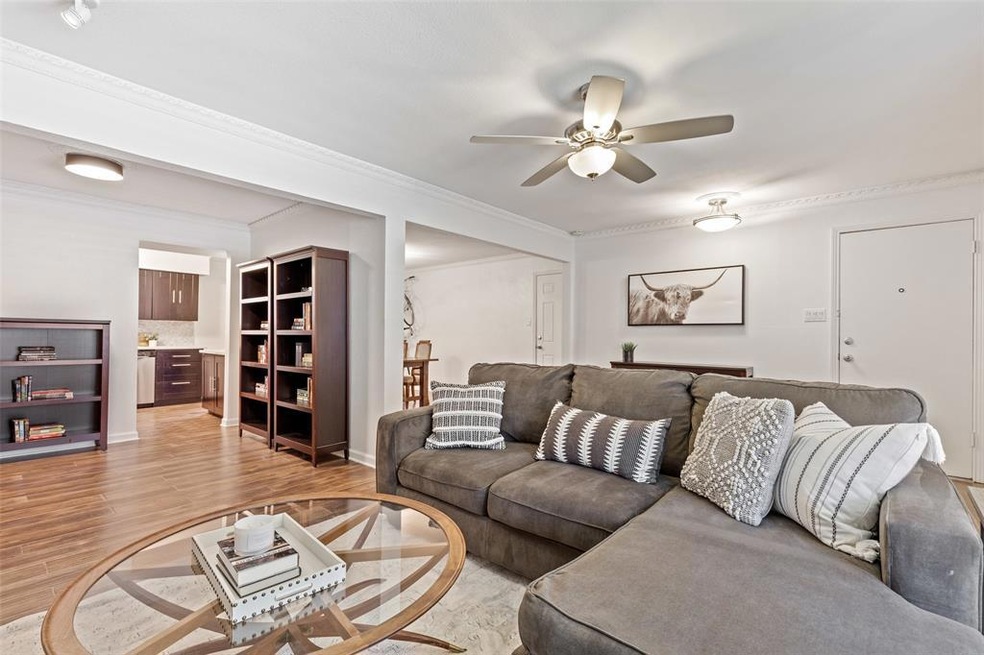 4705 Skillman St unit C, Dallas, TX 75206 - photo 1