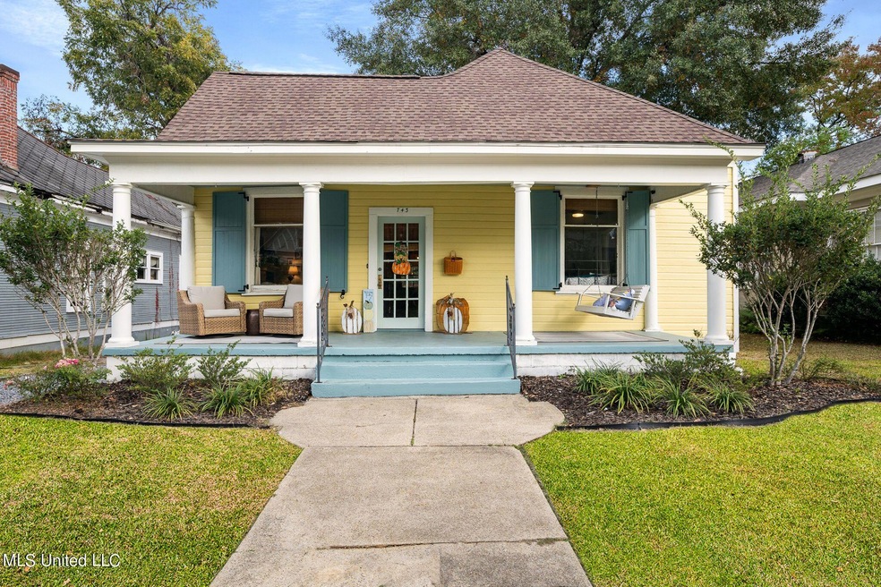 1 Exterior (1 of 5)