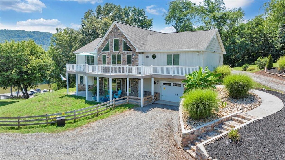 Welcome to 1076 Shorevue Circle