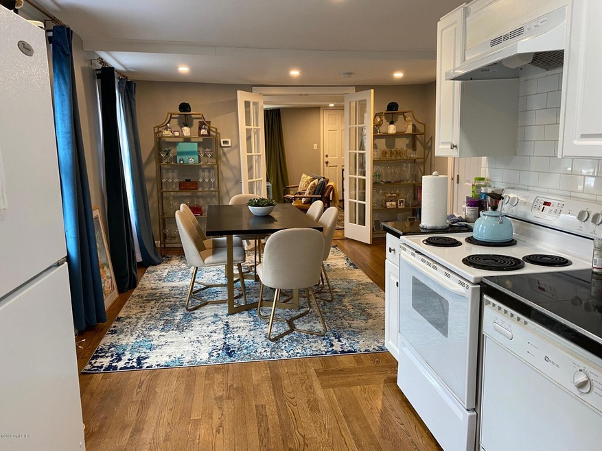 28 Bruce Park Ave unit 2R, Greenwich, CT 06830 - photo 1