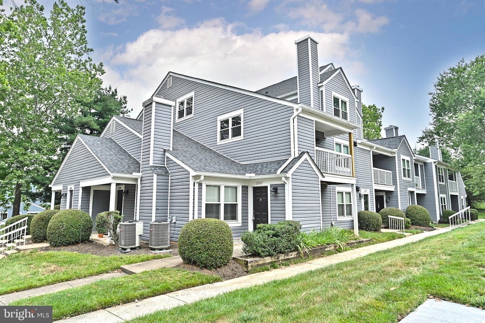 13507 Orchard Dr unit 3507, Clifton, VA 20124 - photo 1