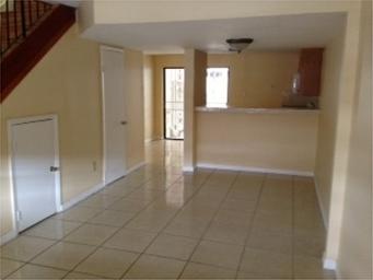 2205 W 53rd Place unit 2205, Hialeah, FL 33016 - photo 1