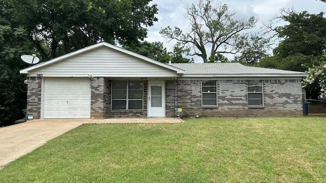 116 Bowles Ct, Hurst, TX 76053 - photo 1