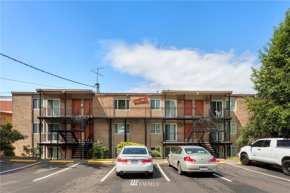 22415 30th Ave S, Des Moines, WA 98198 - photo 1