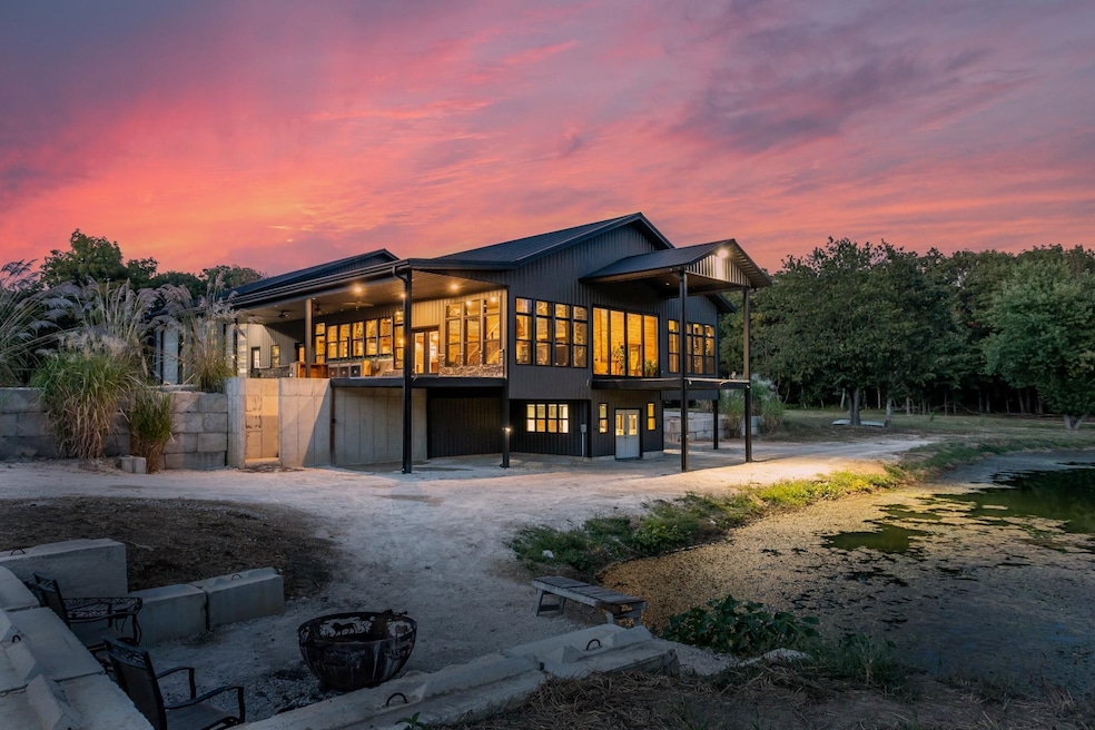 6548 Jimtown Rd, Oakdale, IL 62268 - photo 1